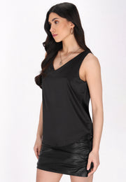 faina ESSENTIALS Women's Top